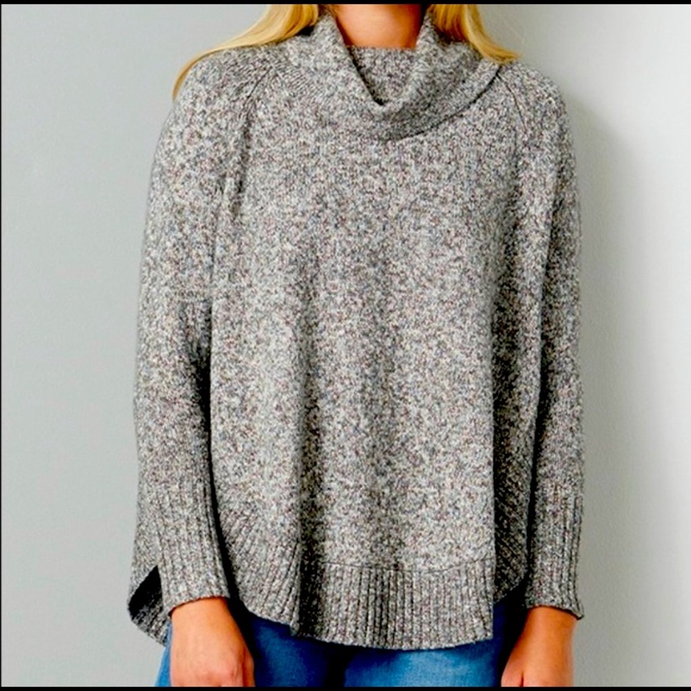 🎄Leo & Nicole Stitch Fox Cowl Neck Sweater